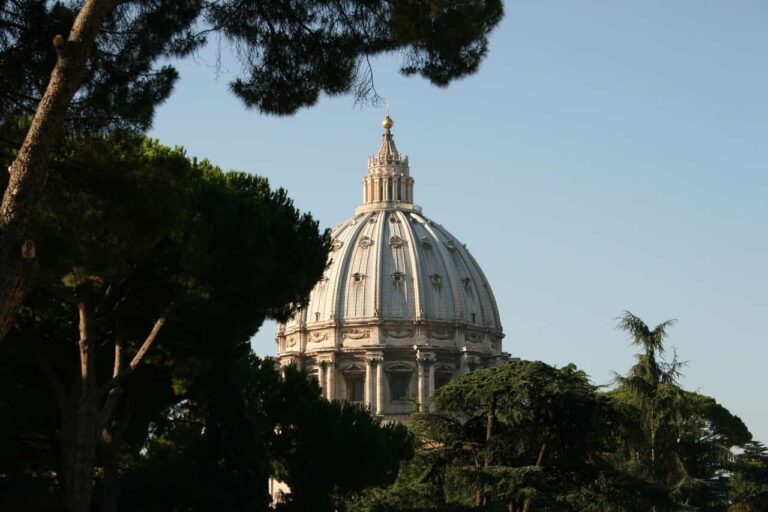 La Papauté, son histoire et sa nature: Une vue d’ensemble
