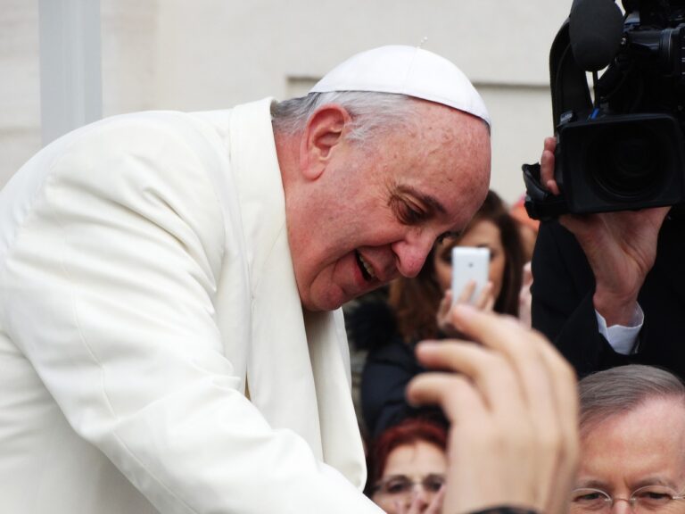 Avec l’élection du Pape François, le mystère de l’iniquité suit son cours